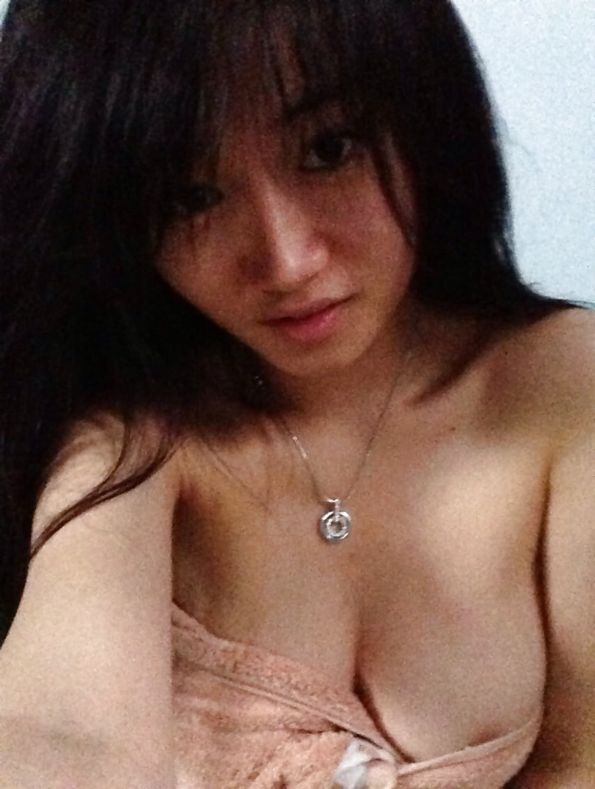 Vietnamese Singaporean Girl Jenny Trang Nude Leaked 085